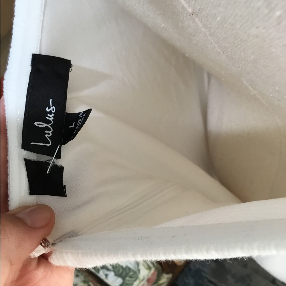 Lulus - Picture 3 of 4